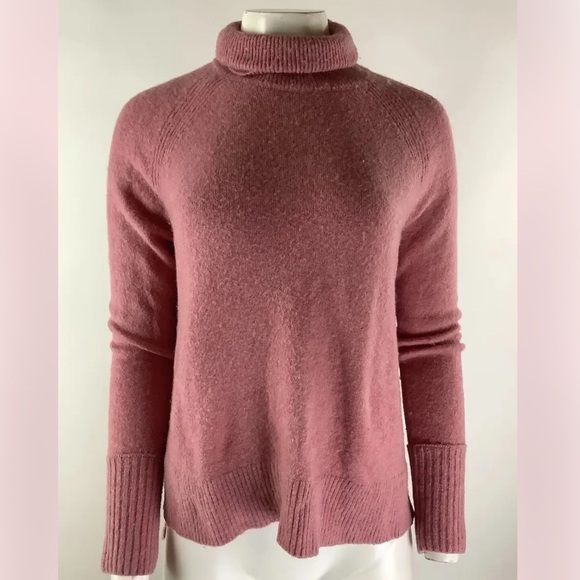 J Crew Sz XS Turtleneck Sweater In Super Soft Yarn Pink Alpaca Blend Pullover - Picture 1 of 7